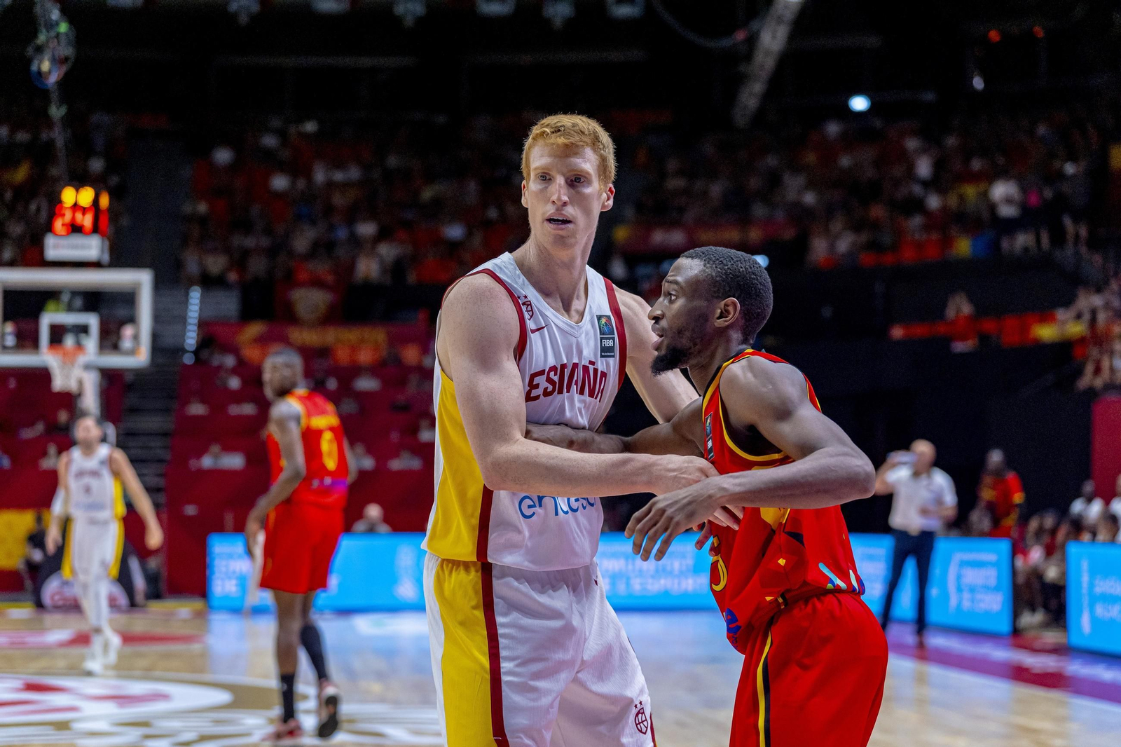 Alberto Díaz, ante Angola