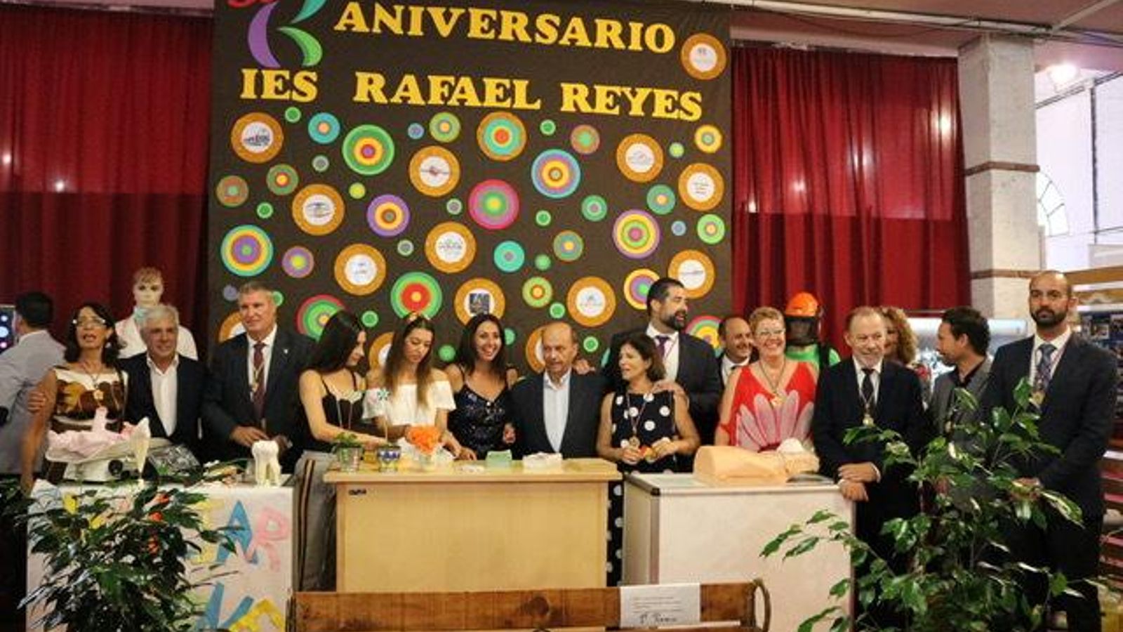 Esta edición está dedicada al 50 Aniversario del IES Rafael Reyes.
