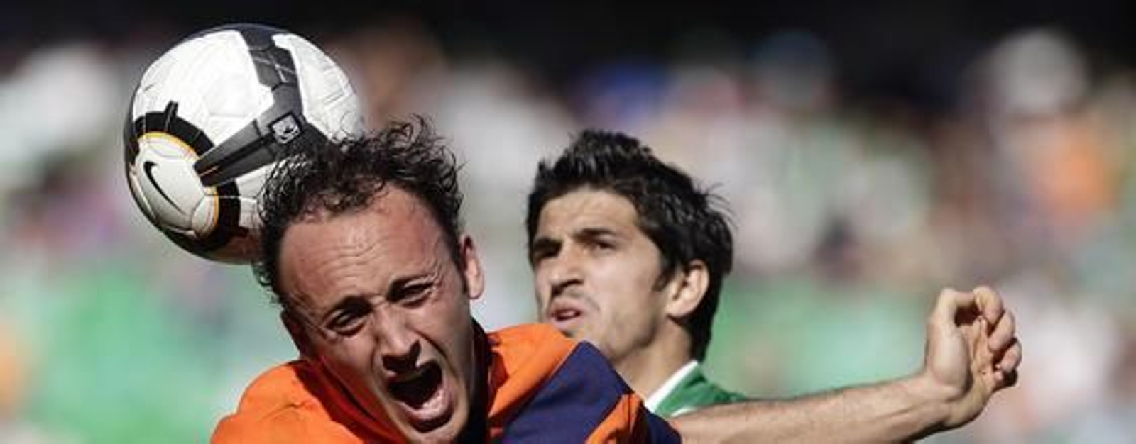 El Betis pierde en el Ruiz de Lopera ante el Girona. / Antonio Pizarro