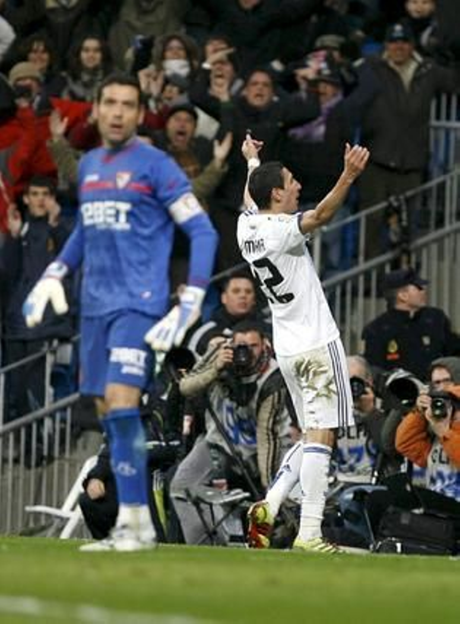 El Sevilla cae en el Bernabéu pese a jugar con un jugador más durante casi media hora. / EFE
