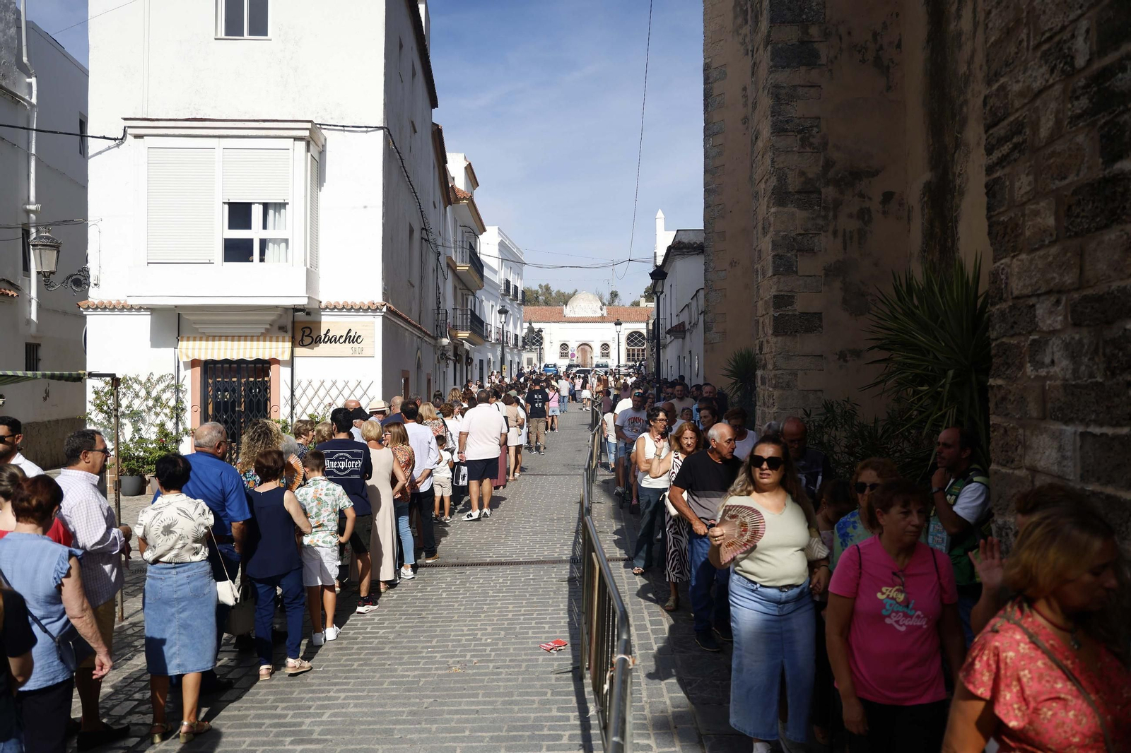 Las fotos del paso bajo el manto de la Virgen de la Luz de Tarifa