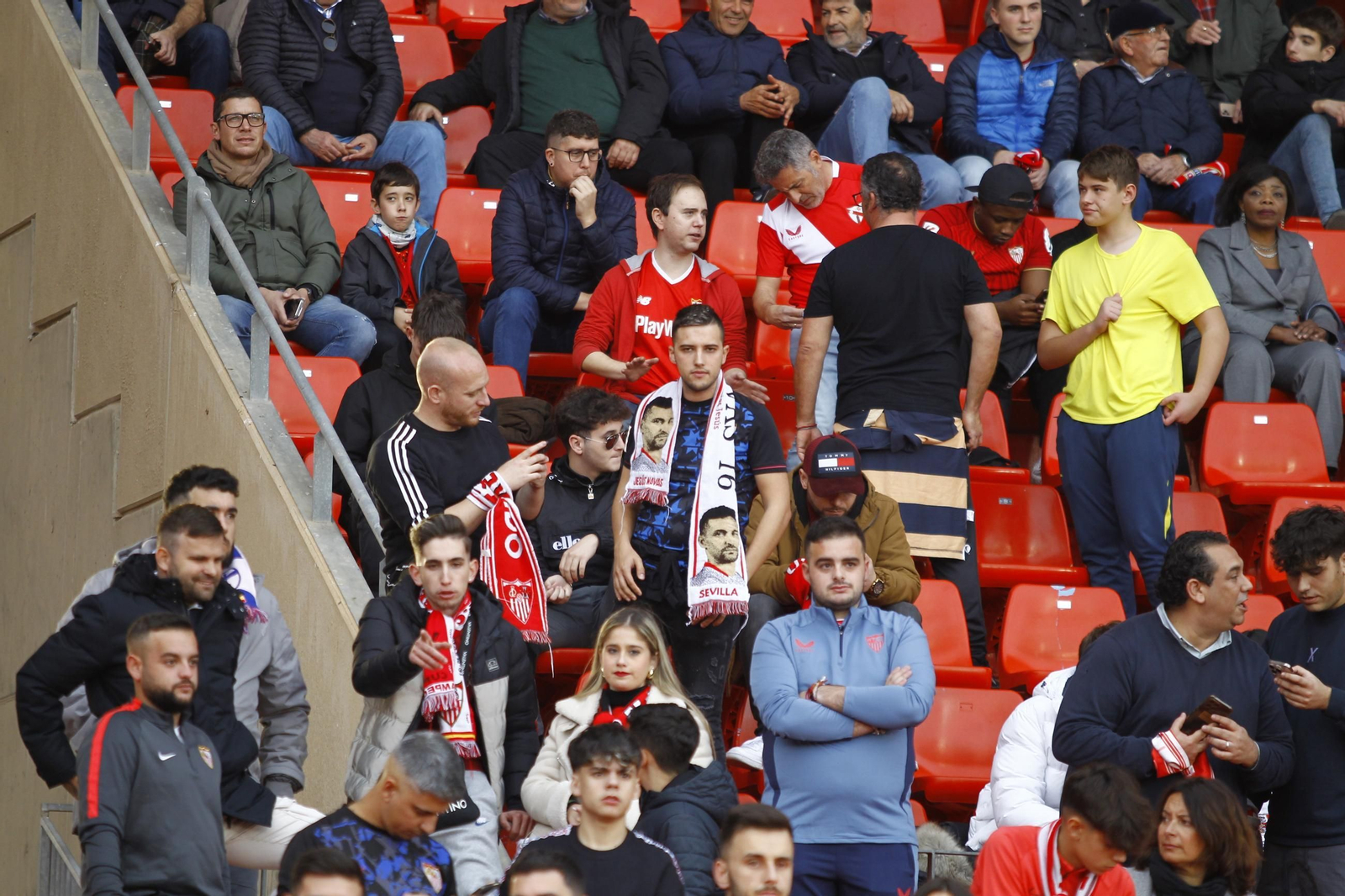 Búscate en la arrolladora victoria del Almería ante el Sevilla en la Copa del Rey, en imágenes