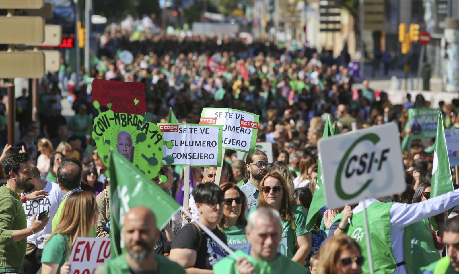 La manifestación por la huelga educativa en Málaga, en fotos