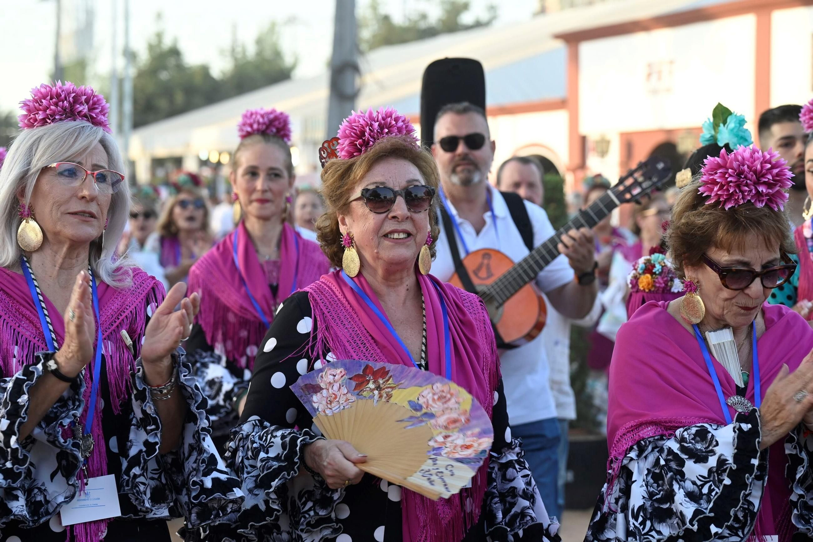 El pasacalles de coros rocieros en la Feria de Córdoba