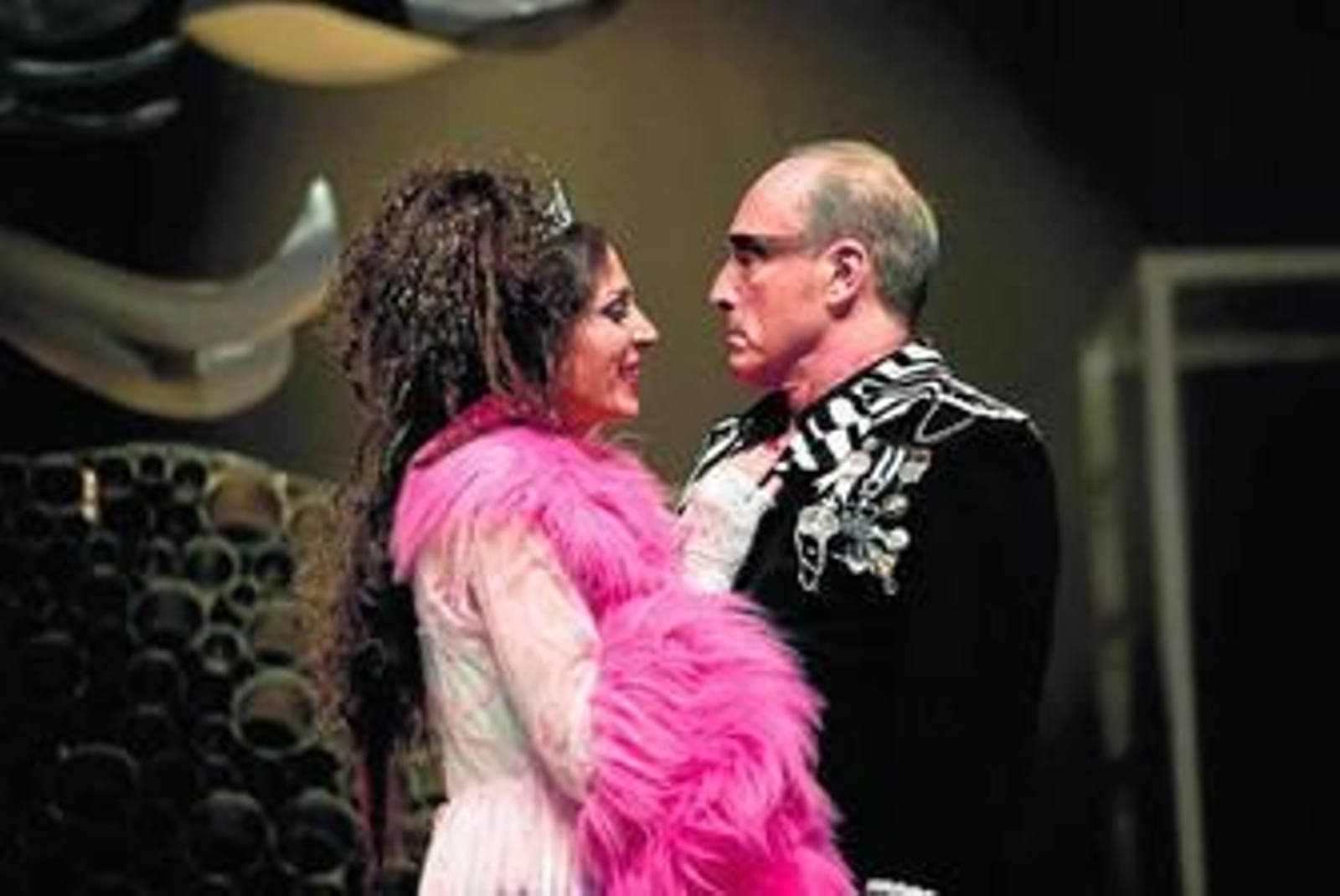 Natalia Millán y Roberto Álvarez, en 'Anfitrión'.