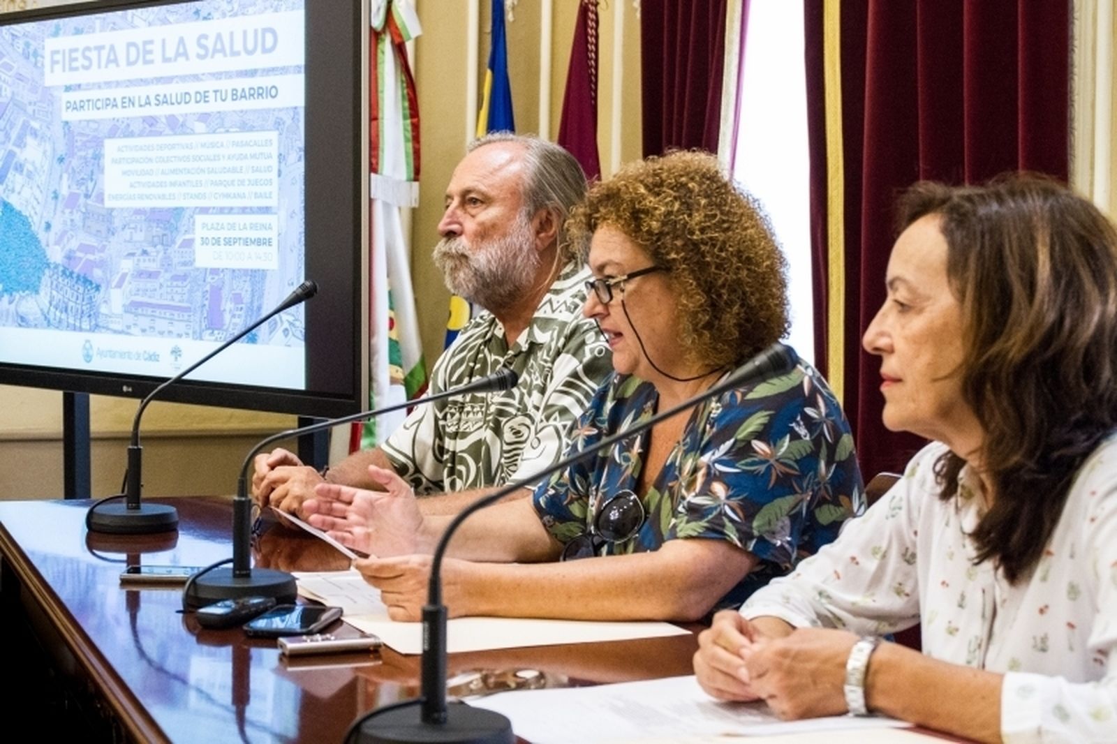 La concejala de Salud, en el centro, durante la presentación de la Fiesta.