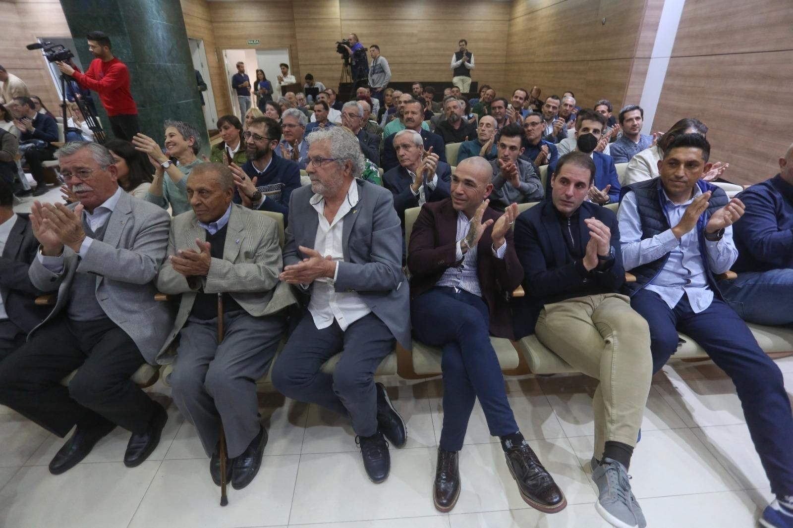 La presentación de "El niño que soñó con pisar La Rosaleda"