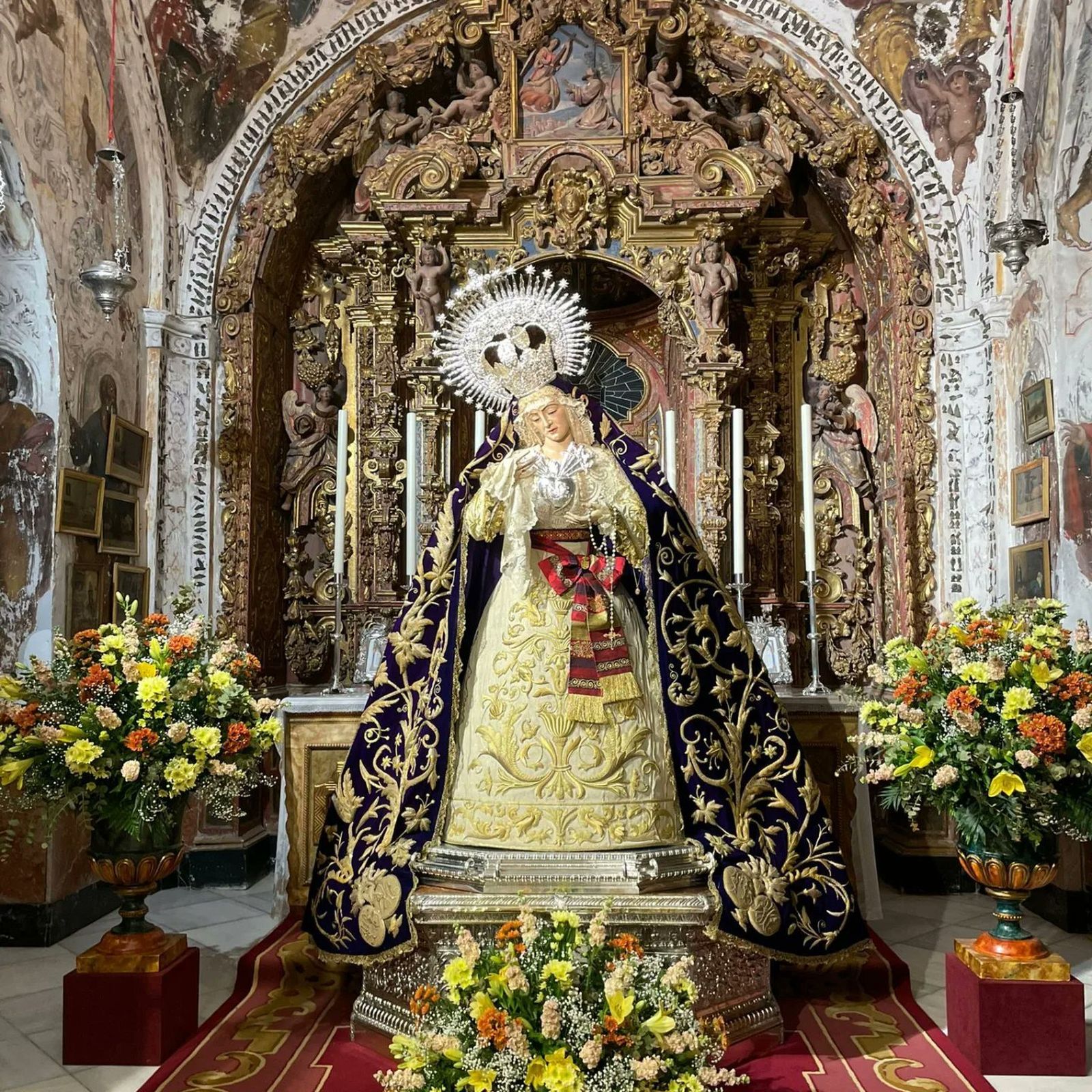 La extraordinaria Virgen de los Dolores en la veneración