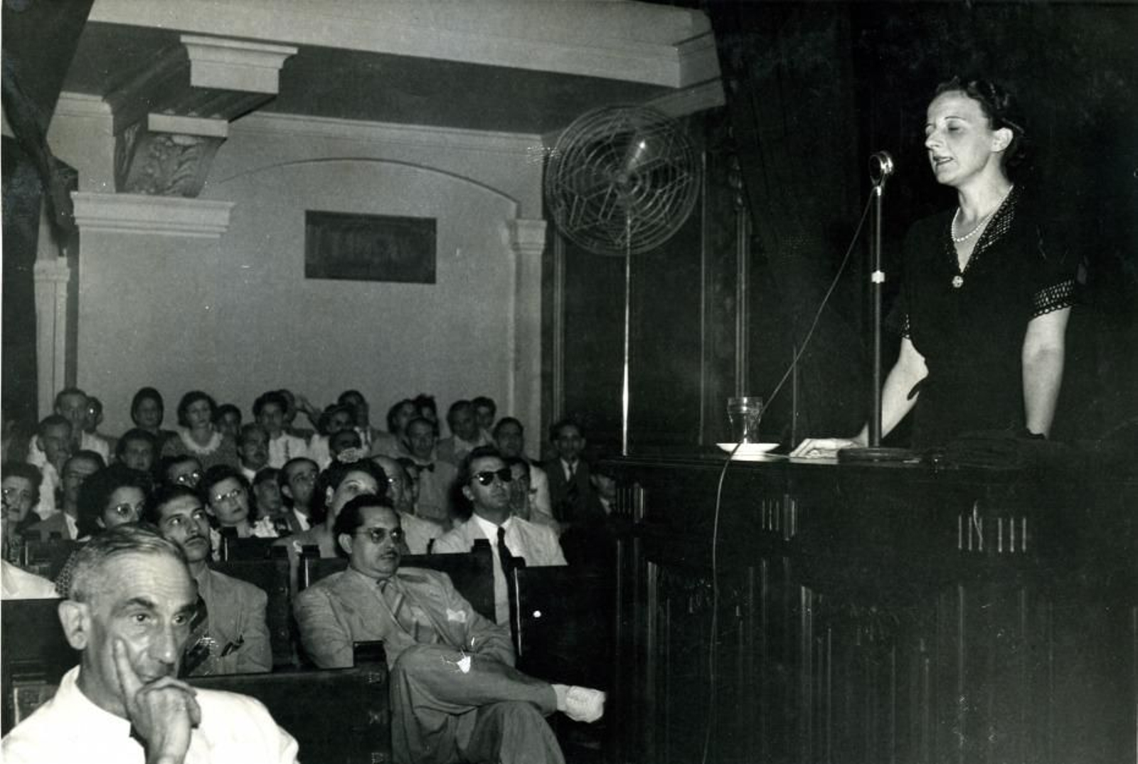 María Zambrano, en sus años de juventud.