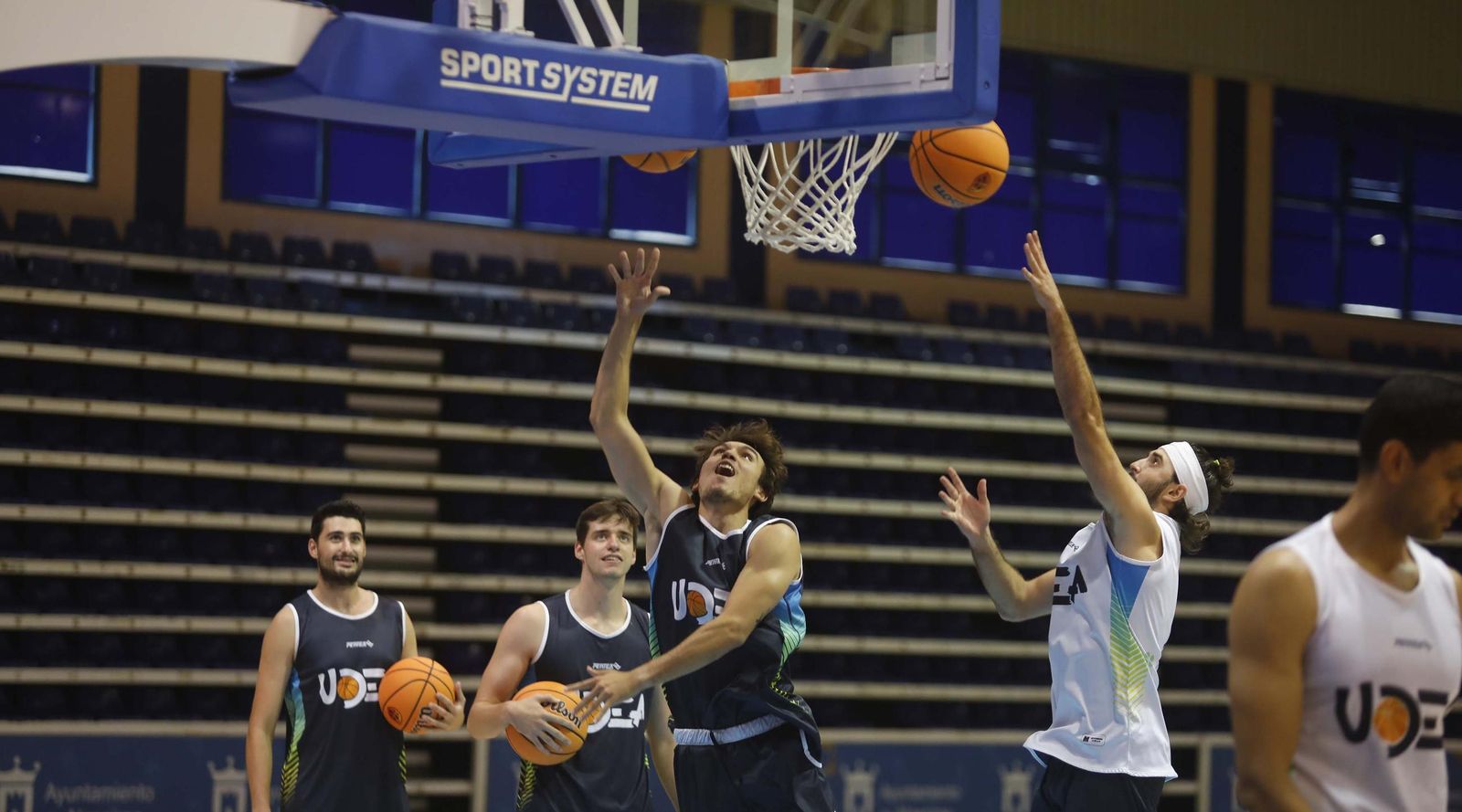 Las fotos del entrenamiento de Udea previo a su debut en Segunda FEB