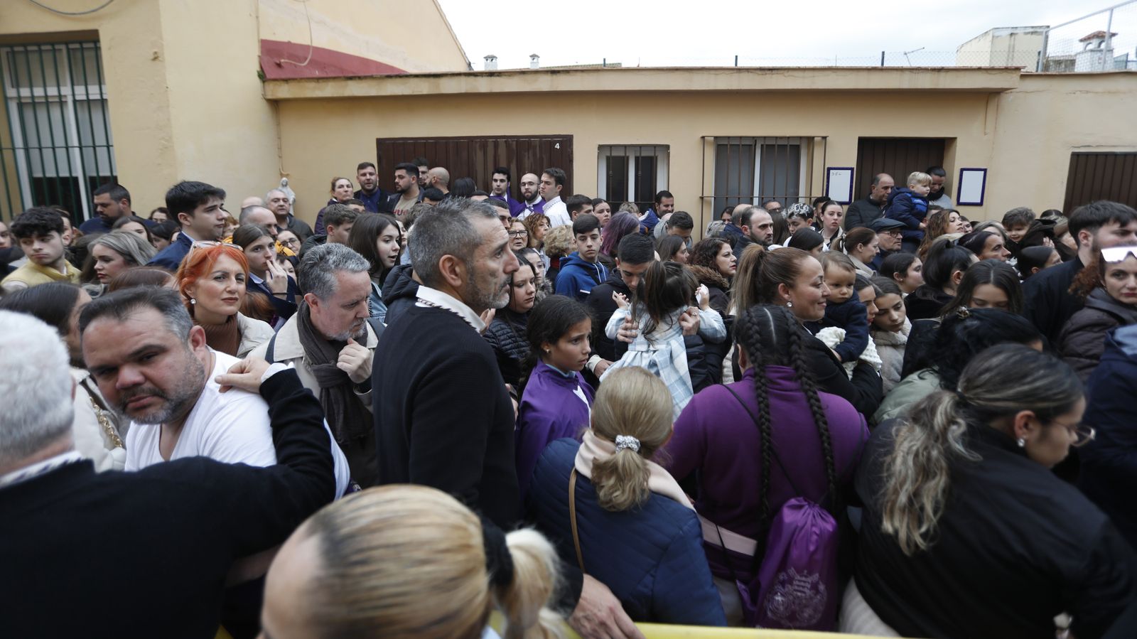 Fotos del Jueves Santo en La Línea: Perdón y la Salud, Gran Poder y Angustias