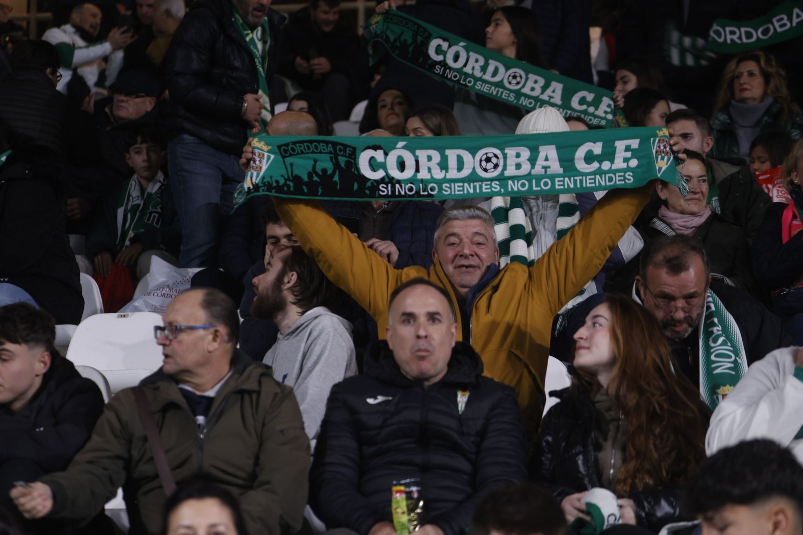 Las mejores fotos del ambiente en El Arcángel para el Córdoba CF - Valladolid