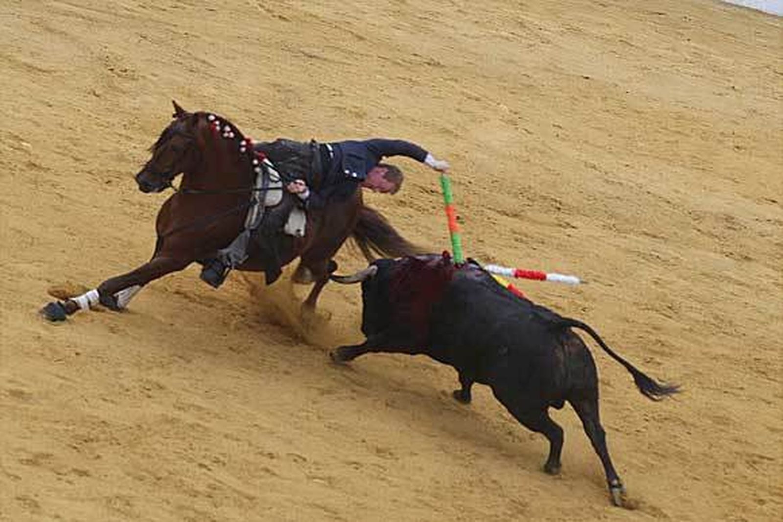 Cano, Almeida y Telles, puerta grande en La Línea