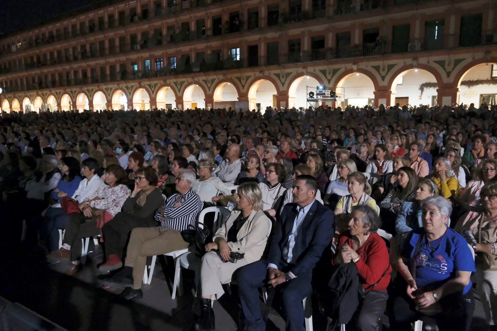 Los Cantores de Híspalis actúan en La Corredera, en imágenes