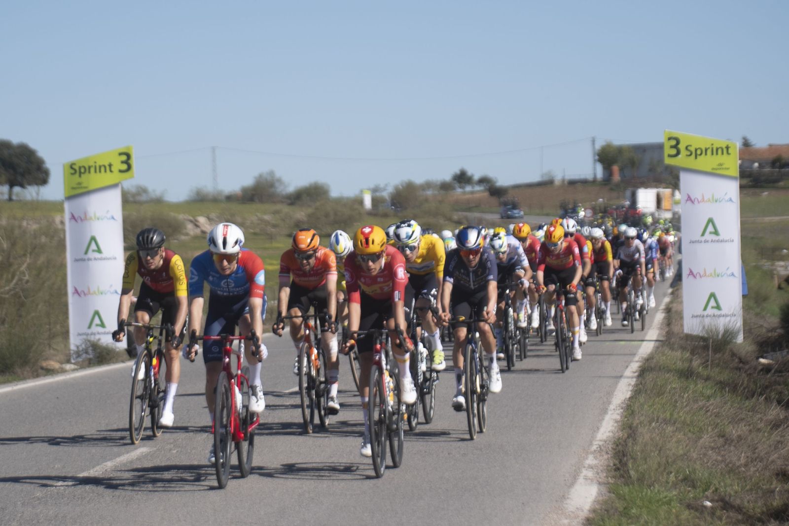 Las mejores fotos del paso de la Ruta del Sol Vuelta a Andalucía por la provincia de Córdoba