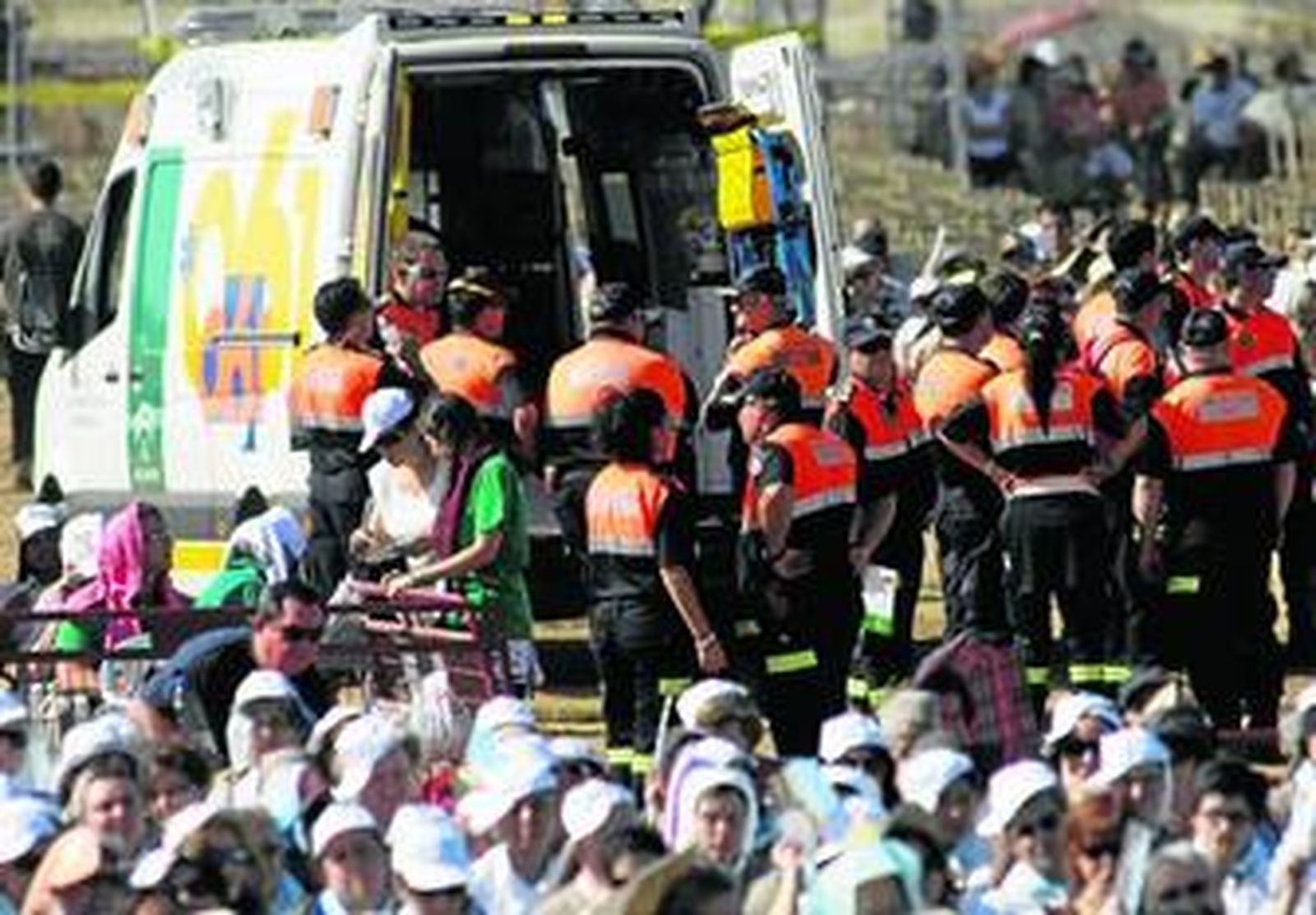 Cruz Roja, Protección Civil, 112 y 061 montaron un operativo especial y hasta el ejército montó un hospital con quirófano.