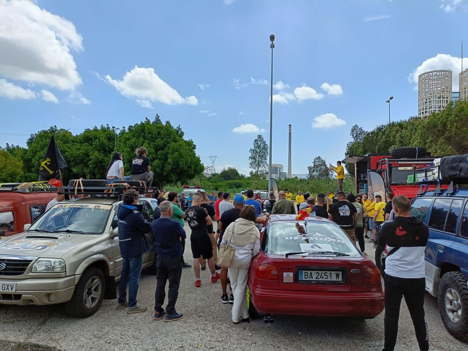 Palmones acoge la salida del Chatarras Raid 2025 rumbo a Marruecos