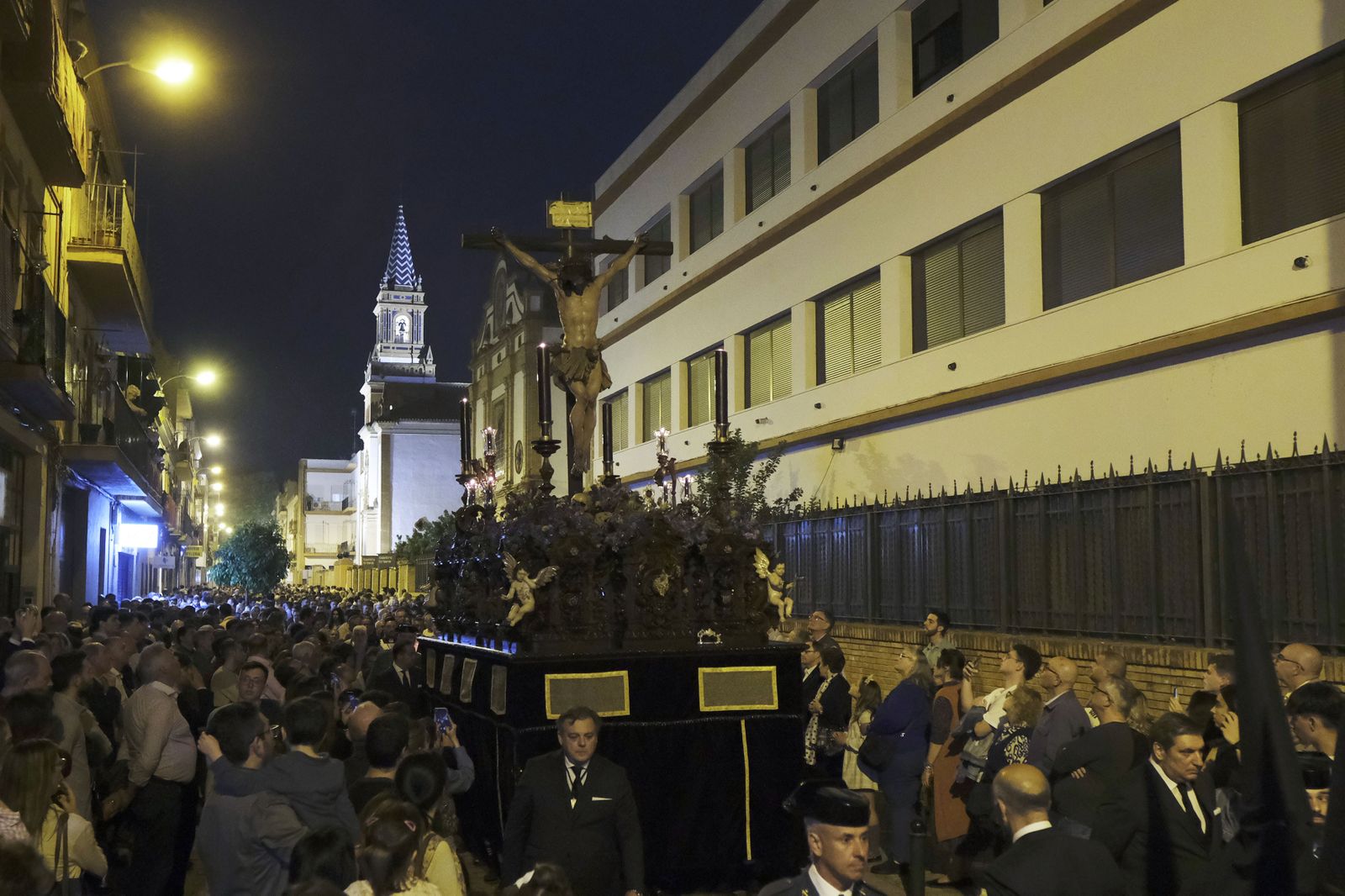 Las imágenes de la Hdad. de Pasión y Muerte (Triana) en la Semana Santa de Sevilla 2024