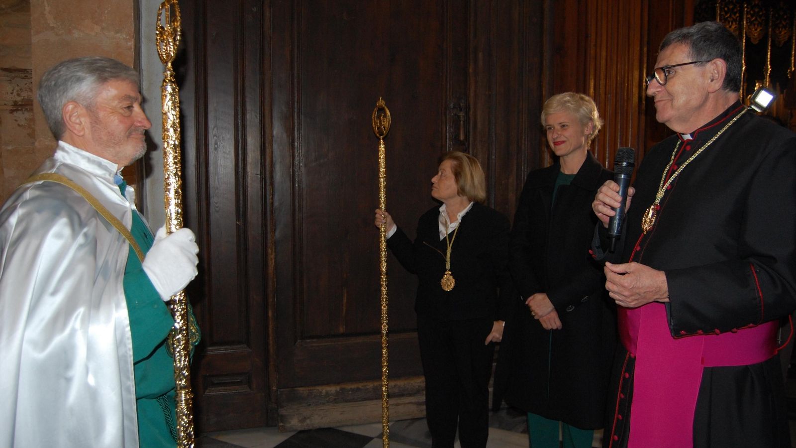 La petición de la venia en la Igelsia de la Encarnación.