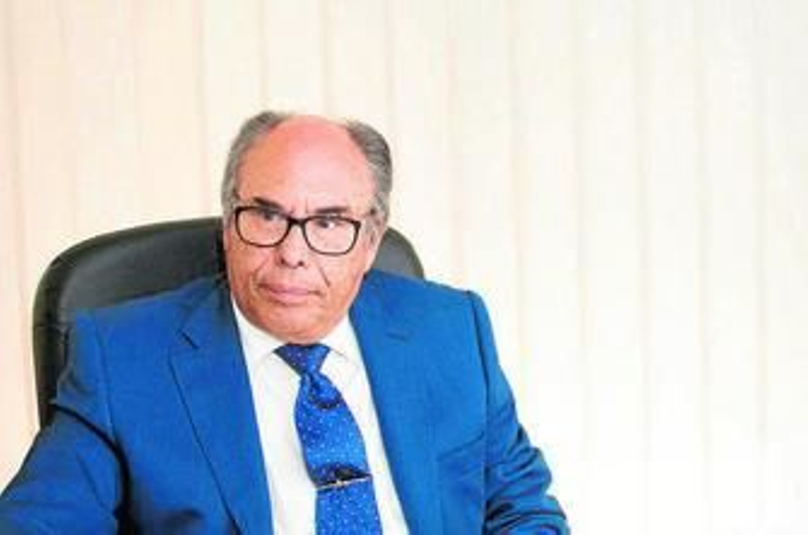 El abogado Juan Peña, ayer, durante la entrevista en su despacho.