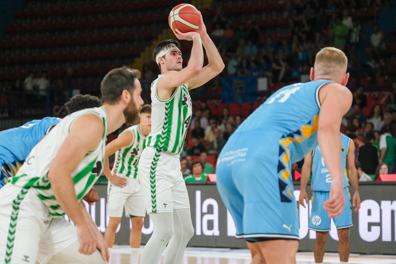 Baloncesto. Partido de play off Betis - Estudiantes