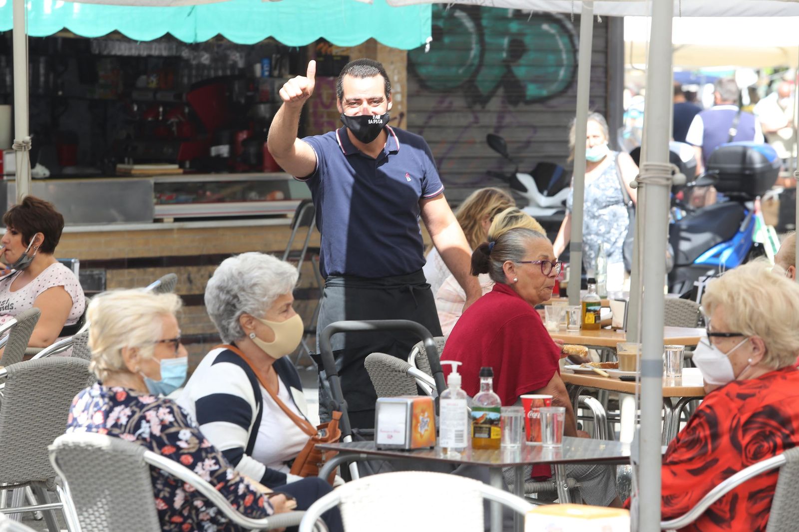 Imagen de una terraza en el centro de Jerez.