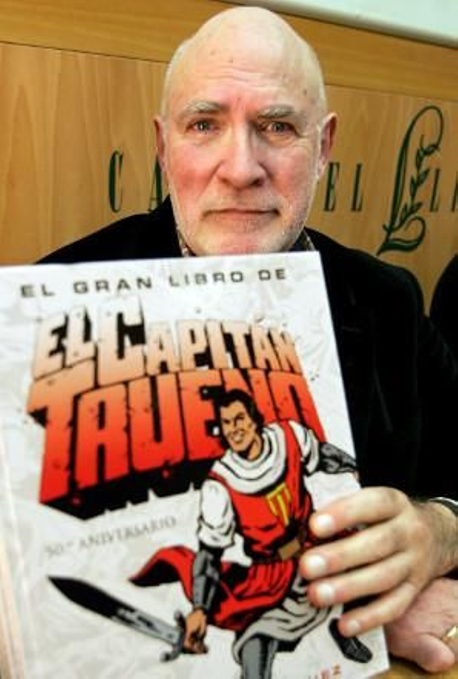 Muere Víctor Mora, el creador del Capitán Trueno