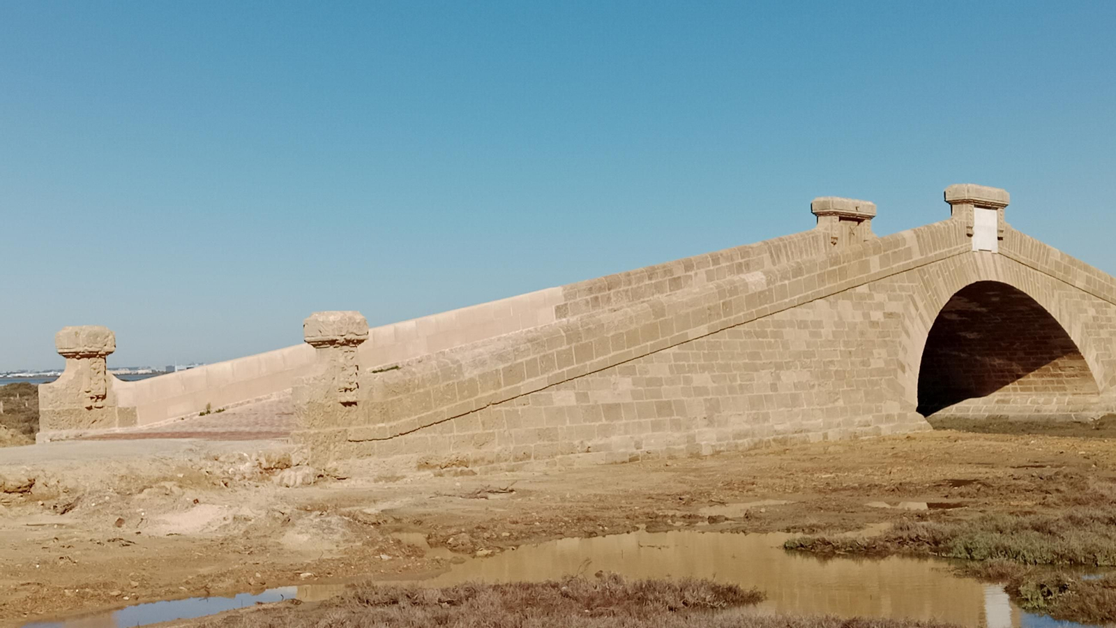 La rehabilitación del Puente de Ureña en San Fernando, en imágenes
