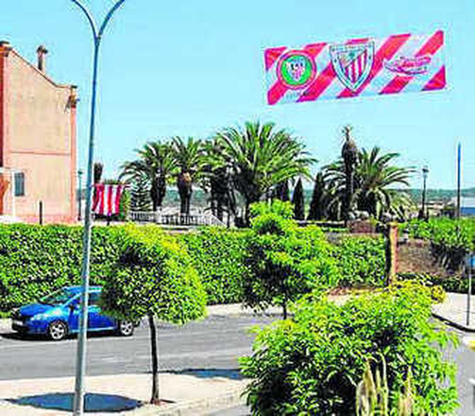 Un gran cartel anuncia el congreso.