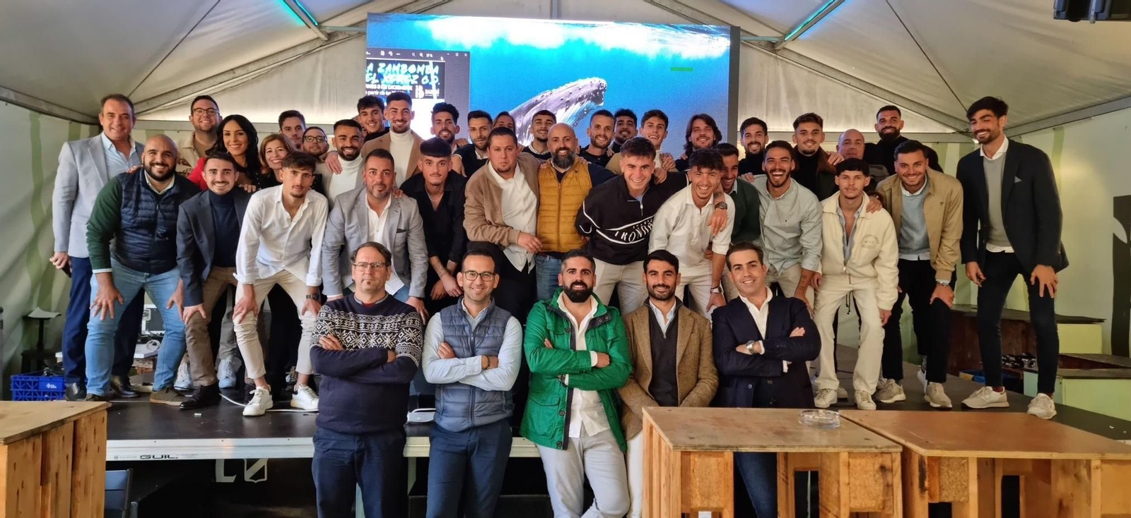 Plantilla, cuerpo técnico, directiva y colaboradores tuvieron el almuerzo de Navidad en Bambú.