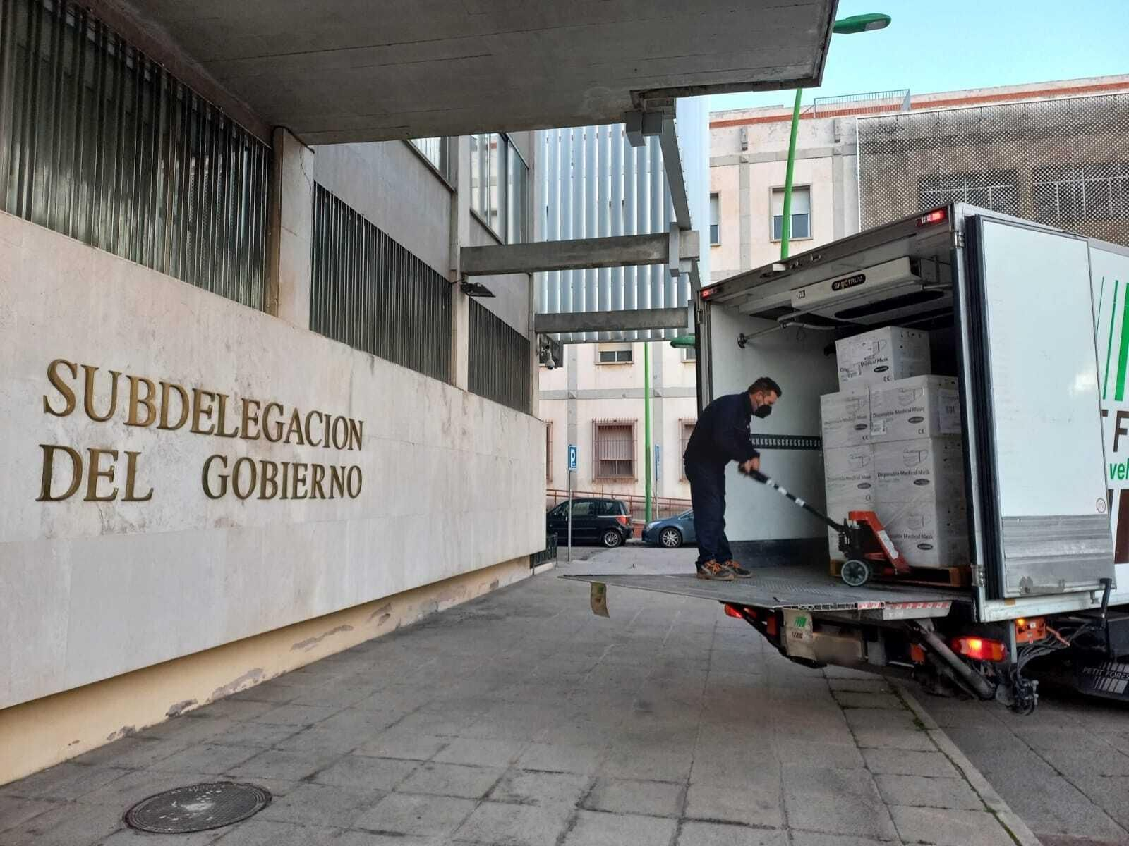 Llegada del material sanitario a Córdoba.