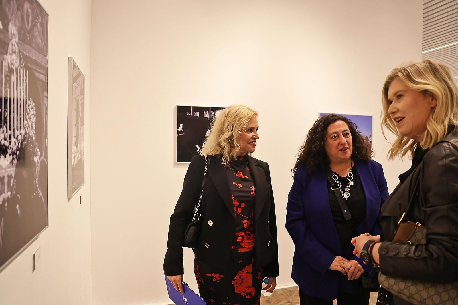 Inauguración de la Exposición de fotografías Huelva, provincia cofrade de Huelva Información en la Diputación de Huelva