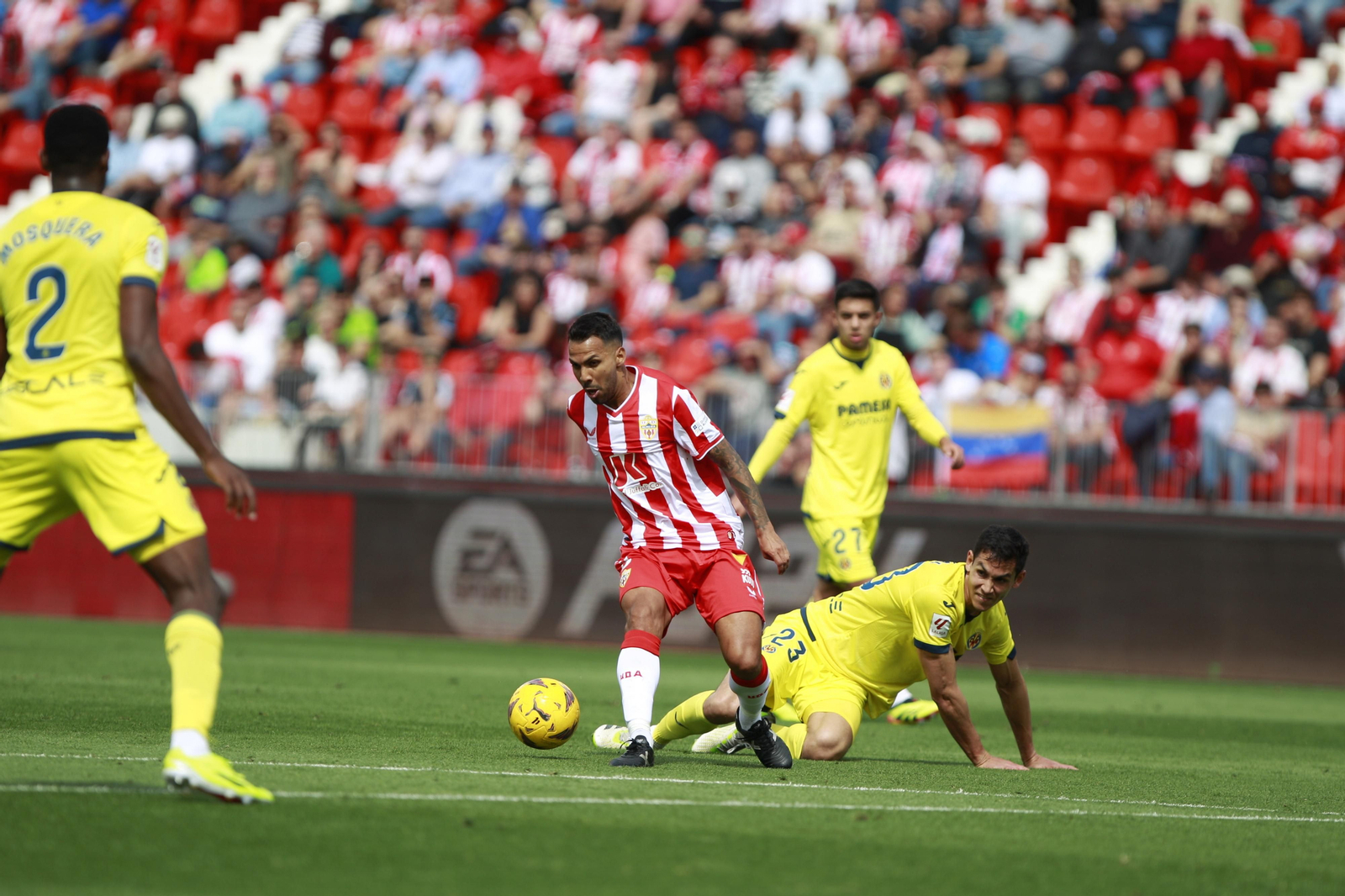 Las mejores imágenes del partido de fútbol U.D. Almería-Villarreal C.F.