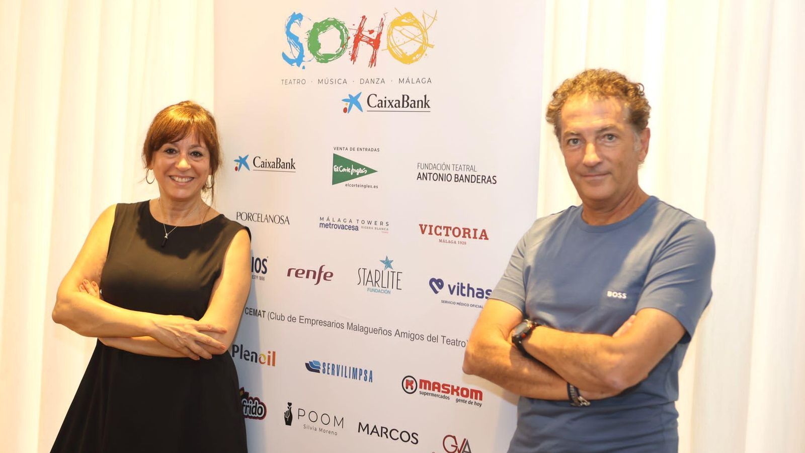 La directora del Teatro del Soho, Aurora Rosales, junto al administrador general, Javier Banderas, este miércoles, en la presentación de la programación. La directora del Teatro del Soho, Aurora Rosales, junto al administrador general, Javier Banderas, este miércoles, en la presentación de la programación.