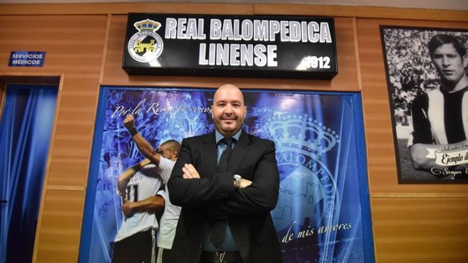 Pandalone, en la puerta de acceso al túnel de vestuarios