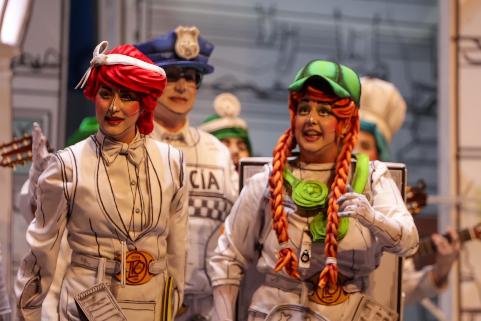 Imágenes de la actuación de la comparsa de Huelva "La Tinta Obrera" en las semifinales del Carnaval Colombino