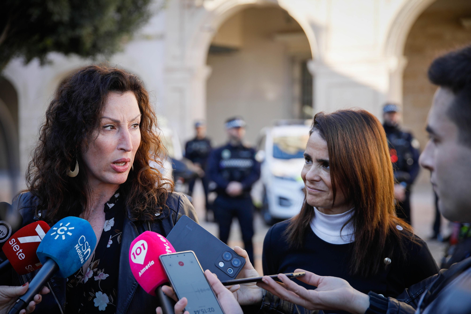 Presentación vehículos y motos policía local en imágenes