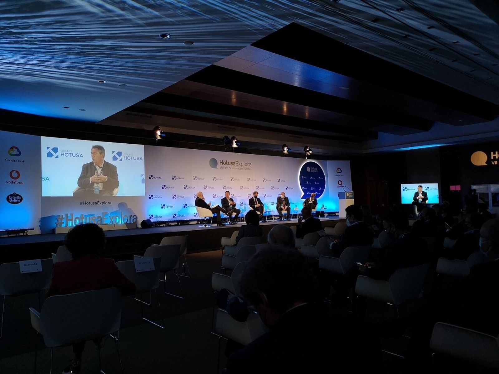 El alcalde de Sevilla, Juan Espadas, durante su intervención en el foro de innovación turística celebrado en la jornada previa de Fitur, en Madrid.