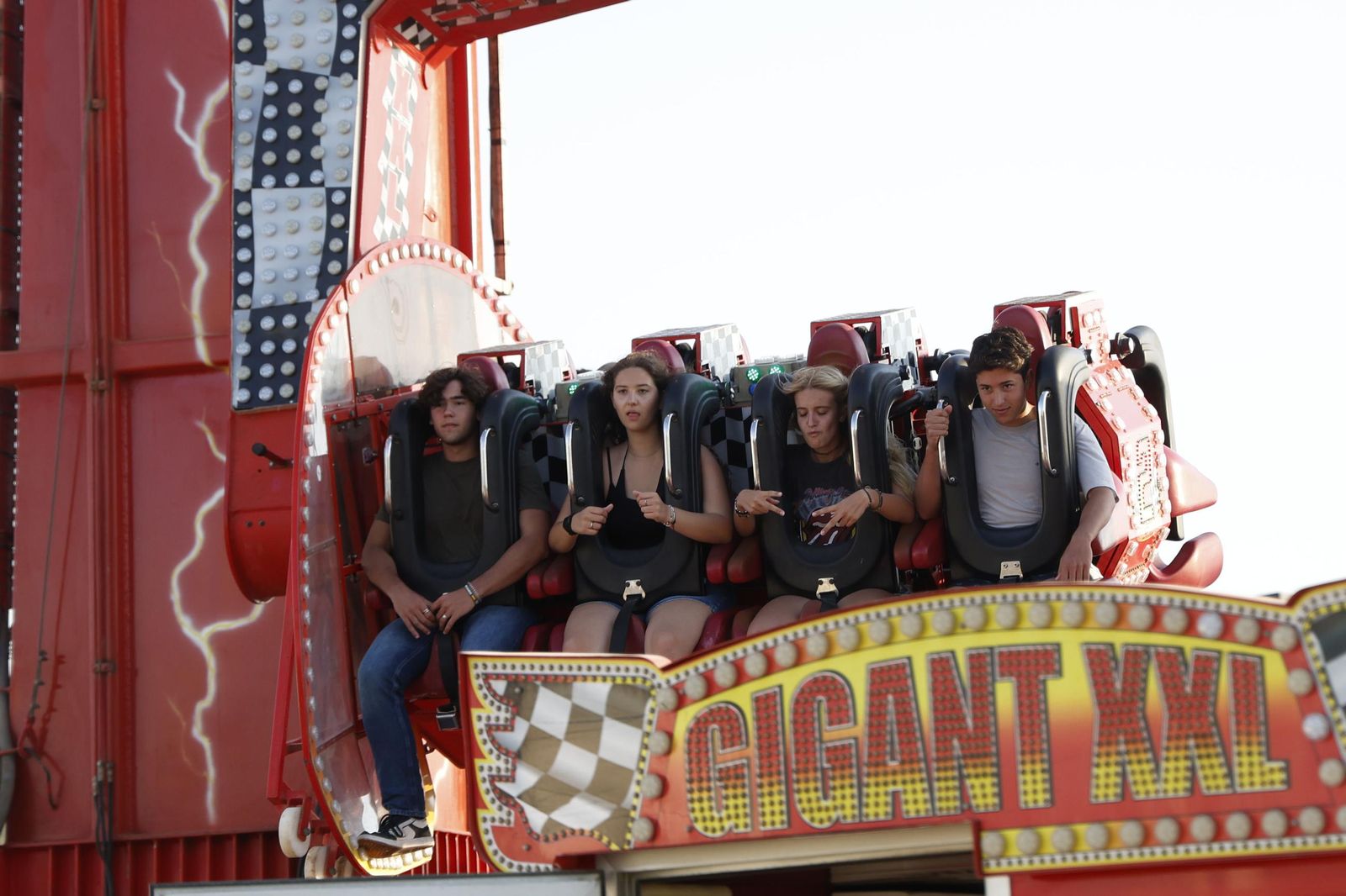 Búscate en las fotos del lunes de la Feria de La Línea 2025