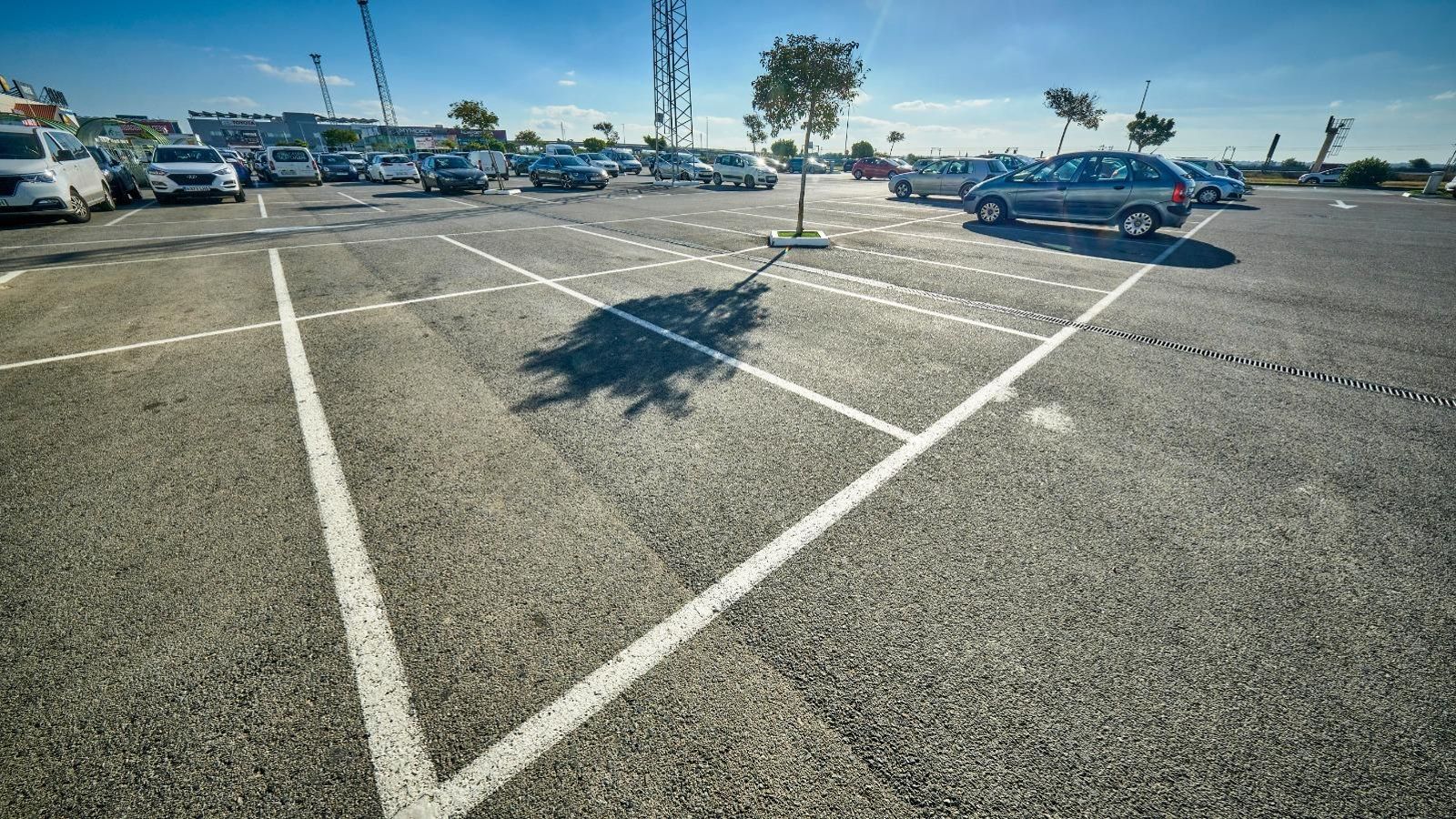 Aparcamiento de la zona centro del Polígono Tres Caminos