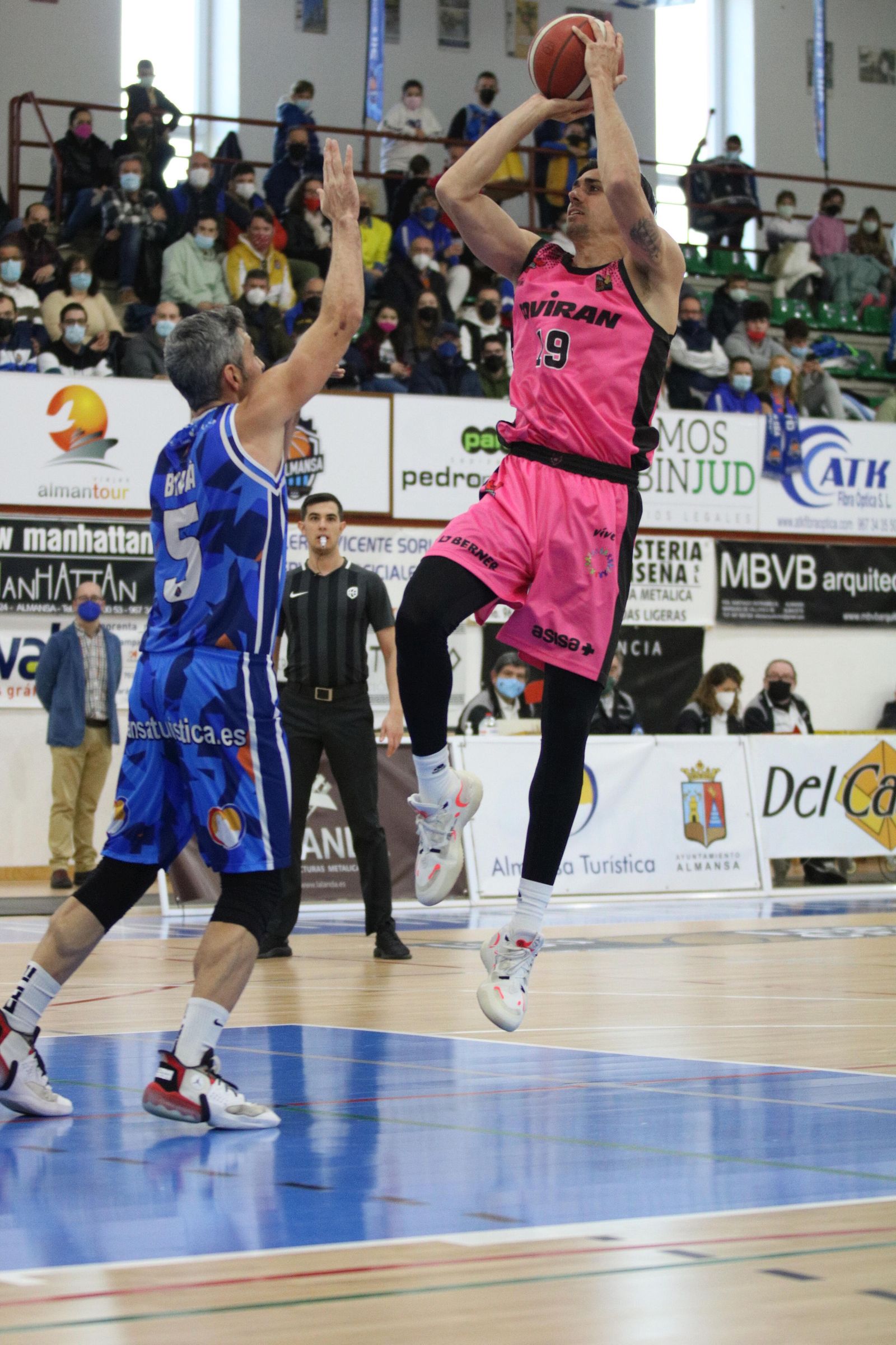 Coronar con una victoria, tarea para el Covirán Granada.