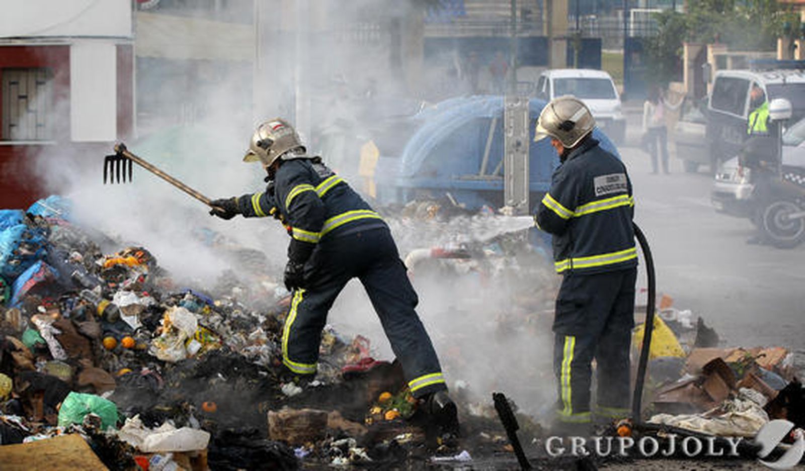 Los operarios de bomberos se emplearon a fondo.

Foto: Miguel Angel Gonzalez