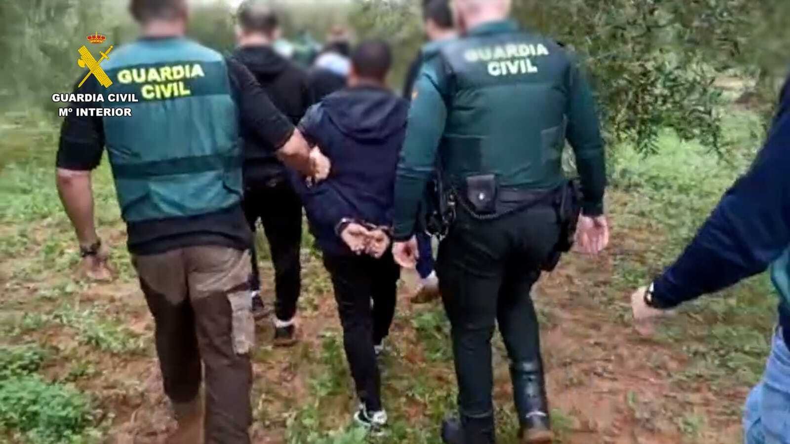 Equipo ROCA de la Guardia Civil en la intercepción de naranjas y mandarinas robadas/M.G.