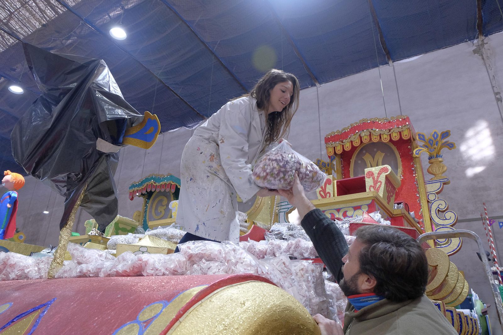 Los preparativos de la Cabalgata de Reyes Magos de Sevilla, en imágenes