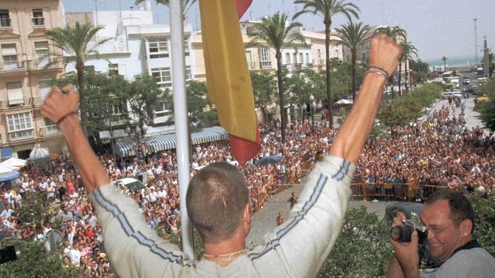 Ismael Beiro recibido en Cádiz tras ser proclamado ganador de 'GH' 2000