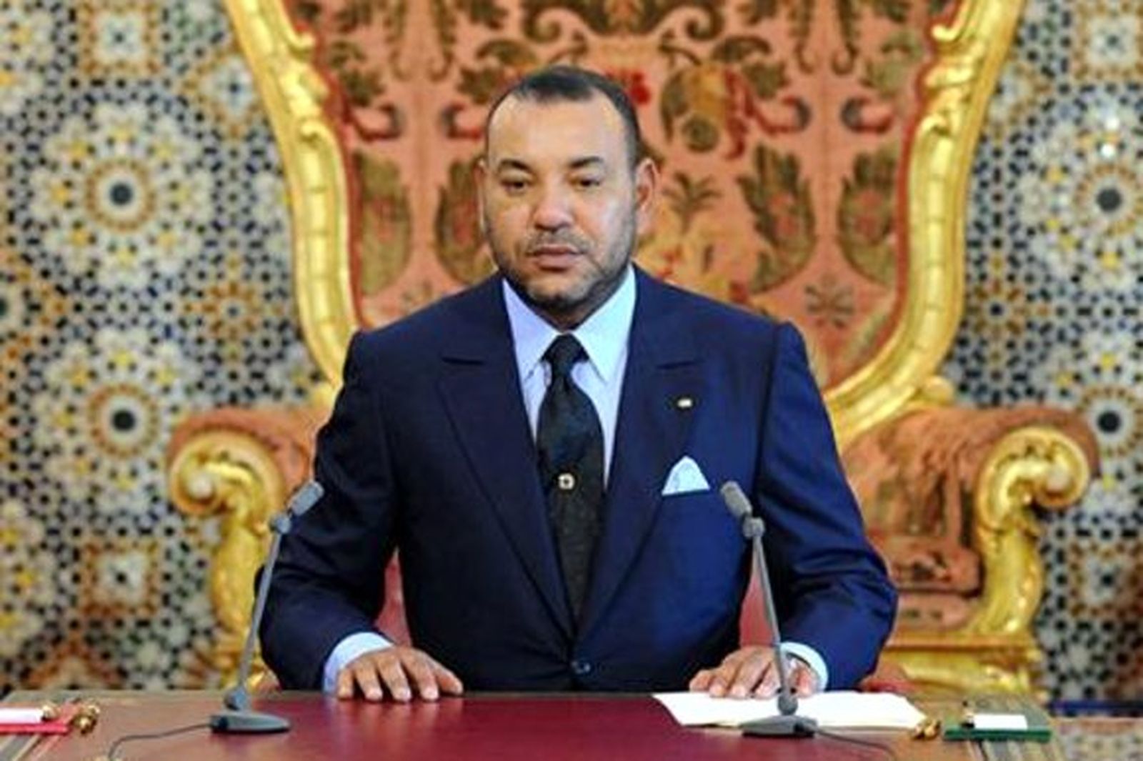 La figura del rey Mohamed VI pasa de "sagrada" a "inviolable"