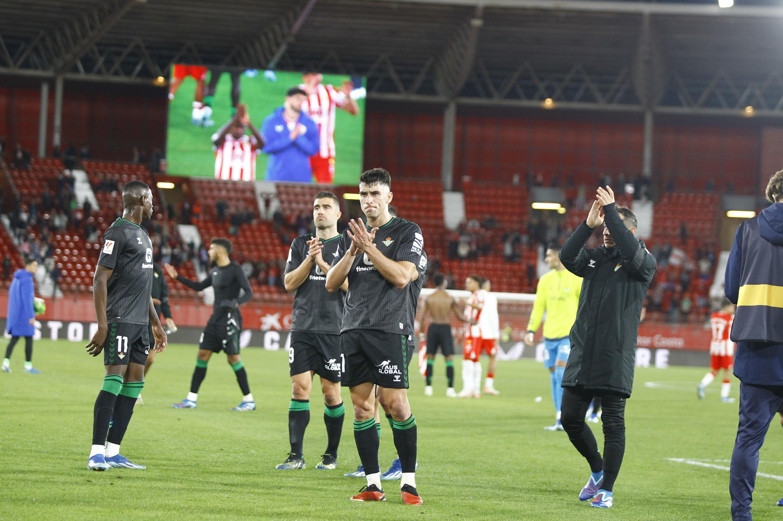 Imágenes del partido de fútbol U.D. Almería-Real Betis Balompié