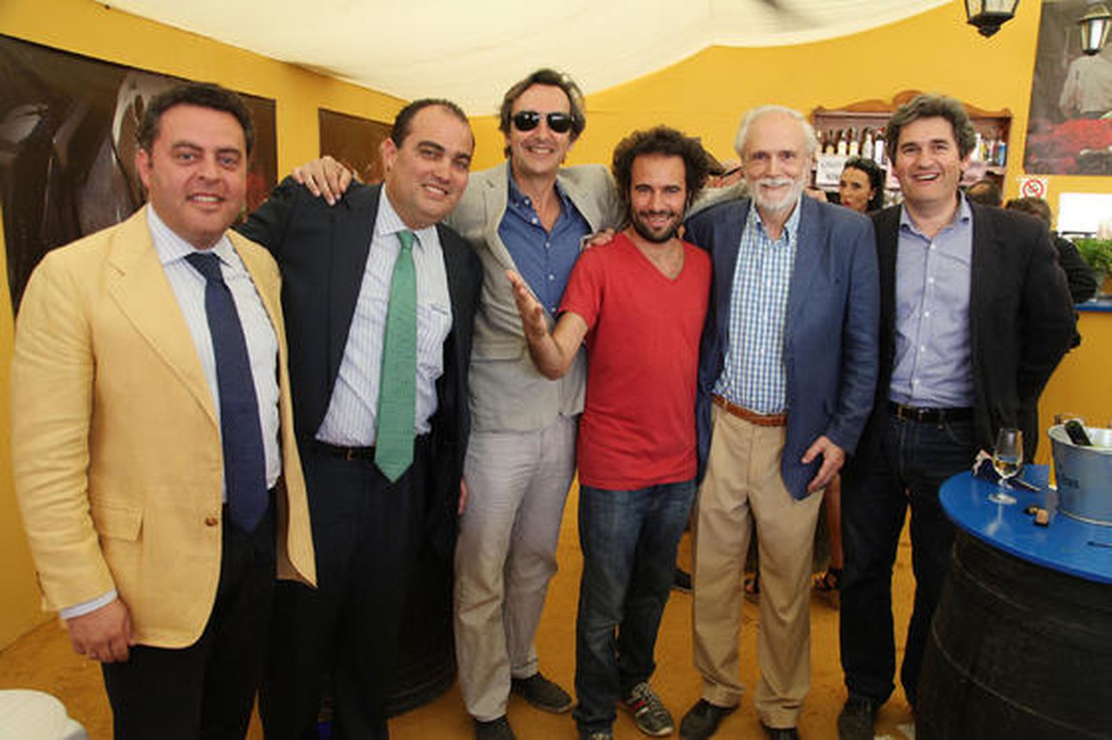 Juan Alfonso Romero, propietario y fundador IFI Jerez; el director de este medio, David Fernández; el músico y propietario de IFI Jerez, José María García Pelayo; ‘El Canijo’, de Los Delinqüentes, Miguel Ángel Gutiérrez y Francisco Benavent.

Foto: Vanesa Lobo