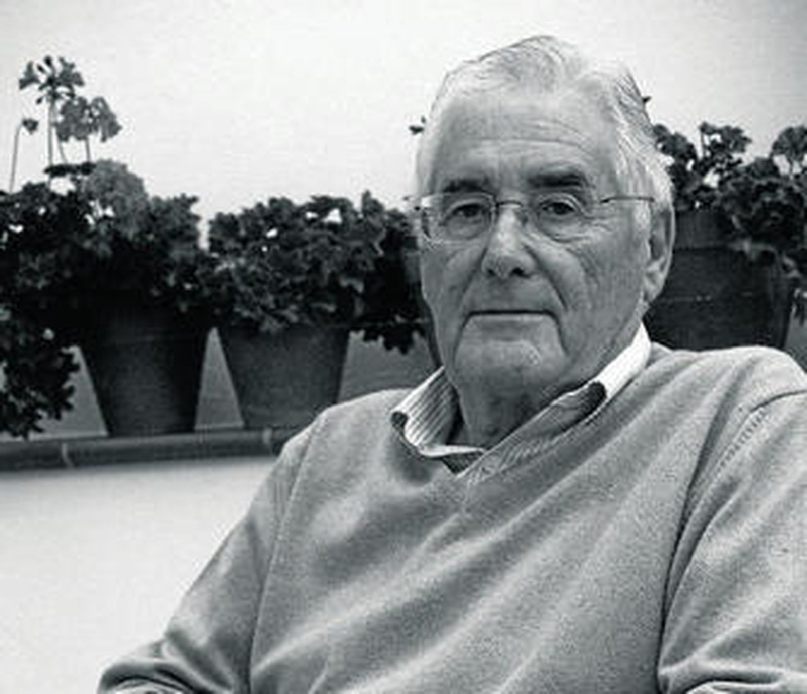 El escritor aracenense Carlos Sánchez.