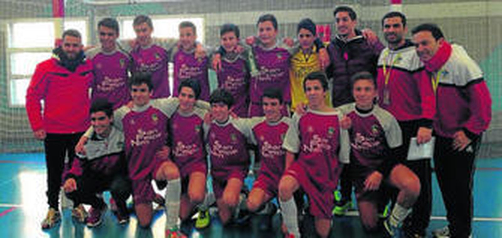 Los equipos cadetes de fútbol sala masculino y de baloncesto femenino, oro y bronce respectivamente.